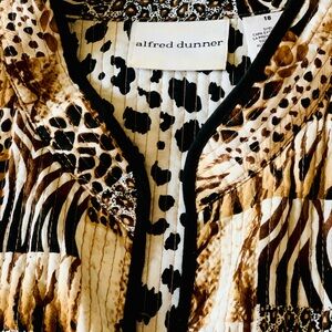 Alfred Dunner animal pattern, jacket, front worn sparingly Sz 18 may fit 2X-3X